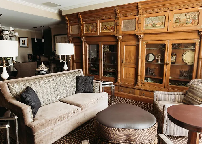 Dubuque Spa Hotels
